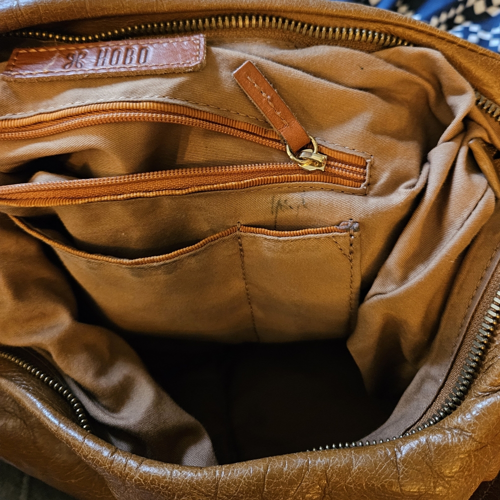 Hobo Brown Leather Shoulder Bag - Picture 8 of 14